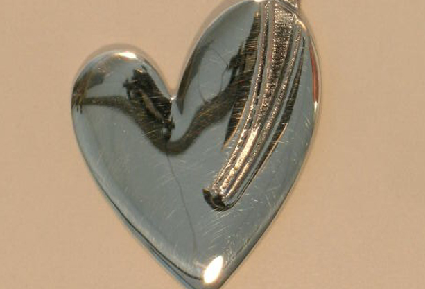 The quality of the surfaces of 925 silver items