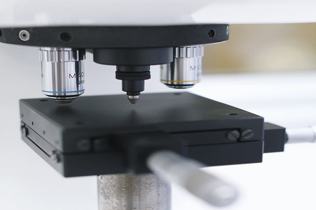 Microhardness tester